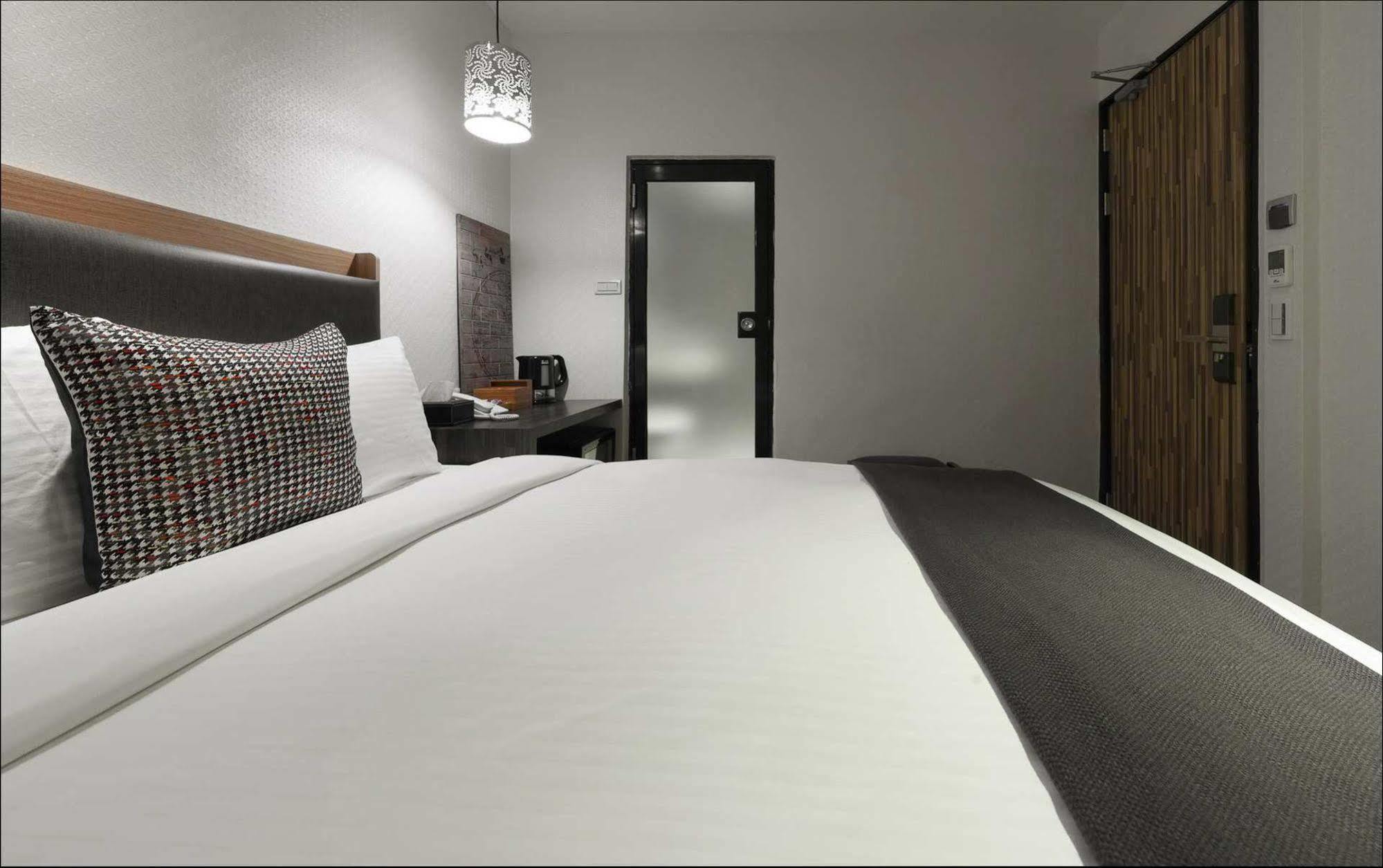 Herb Art Hotel Цзилун Экстерьер фото