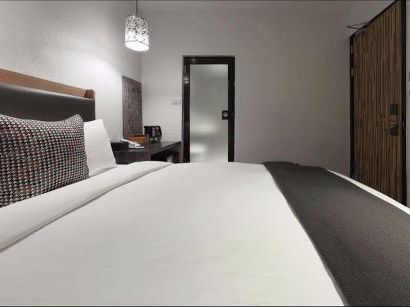 Herb Art Hotel Цзилун Экстерьер фото